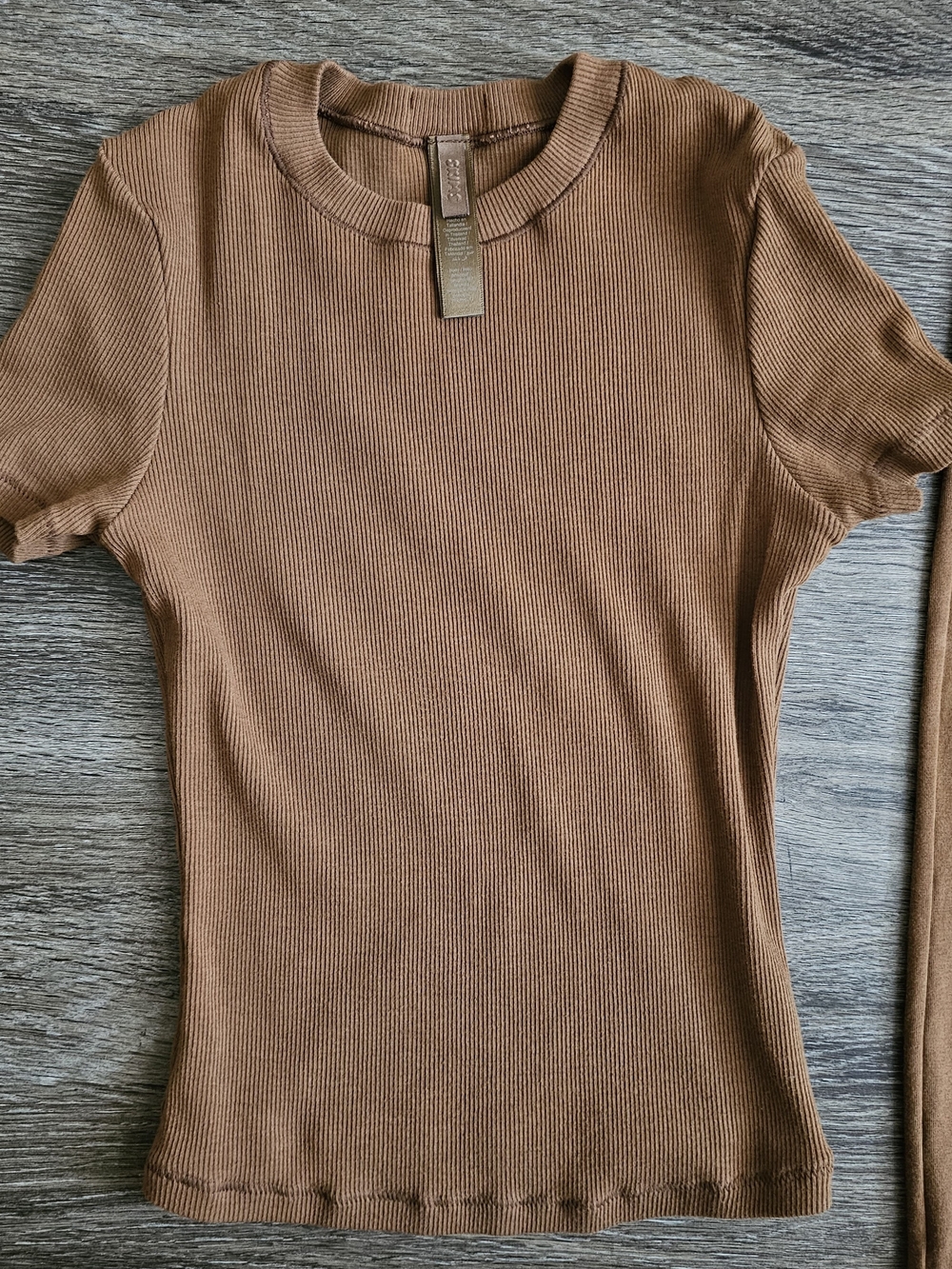 SKIMS Set In "Chai" Color - Picture 2 of 7